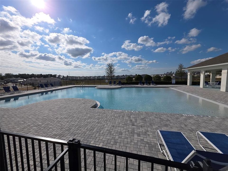 For Rent: $2,450 (3 beds, 2 baths, 1734 Square Feet)