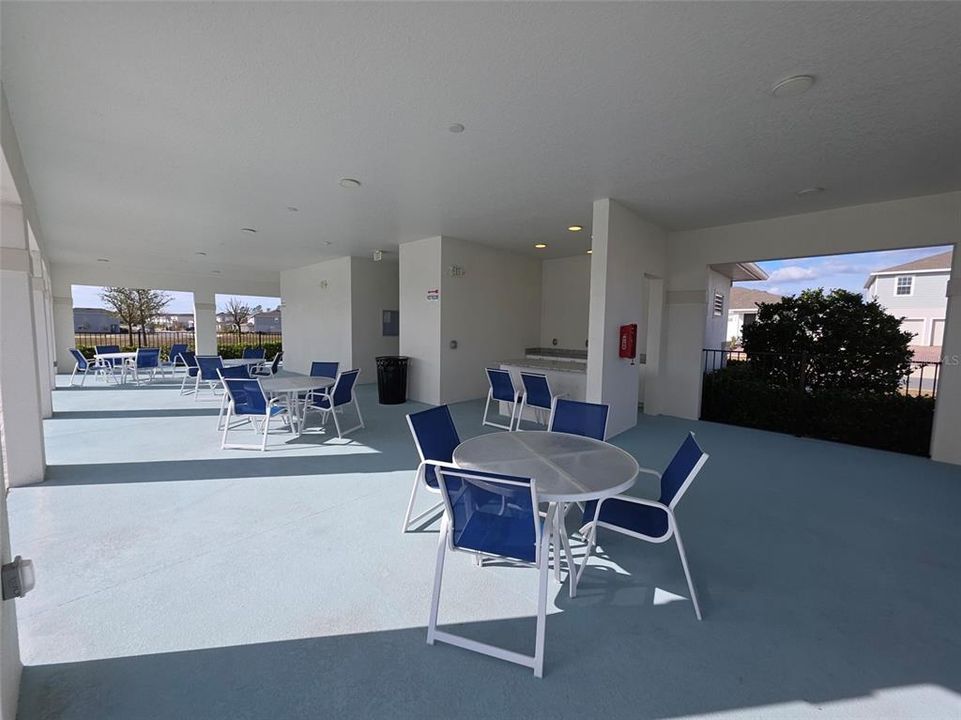 For Rent: $2,450 (3 beds, 2 baths, 1734 Square Feet)