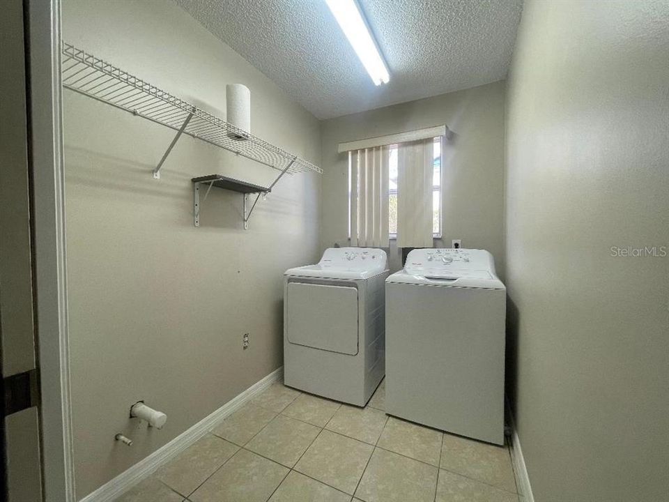 En Venta: $240,000 (2 camas, 2 baños, 1324 Pies cuadrados)