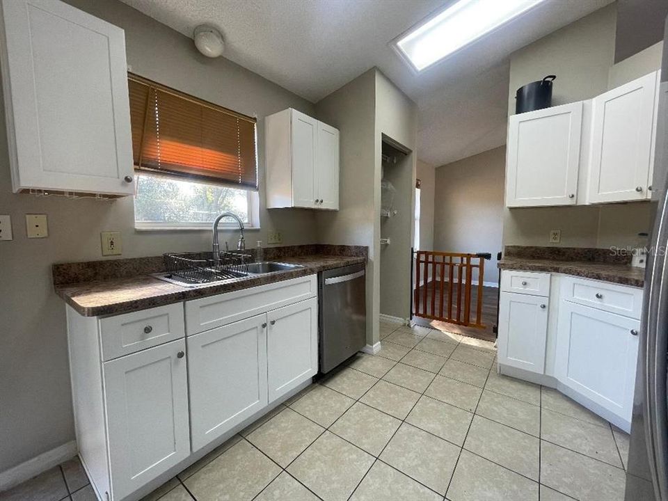 En Venta: $240,000 (2 camas, 2 baños, 1324 Pies cuadrados)
