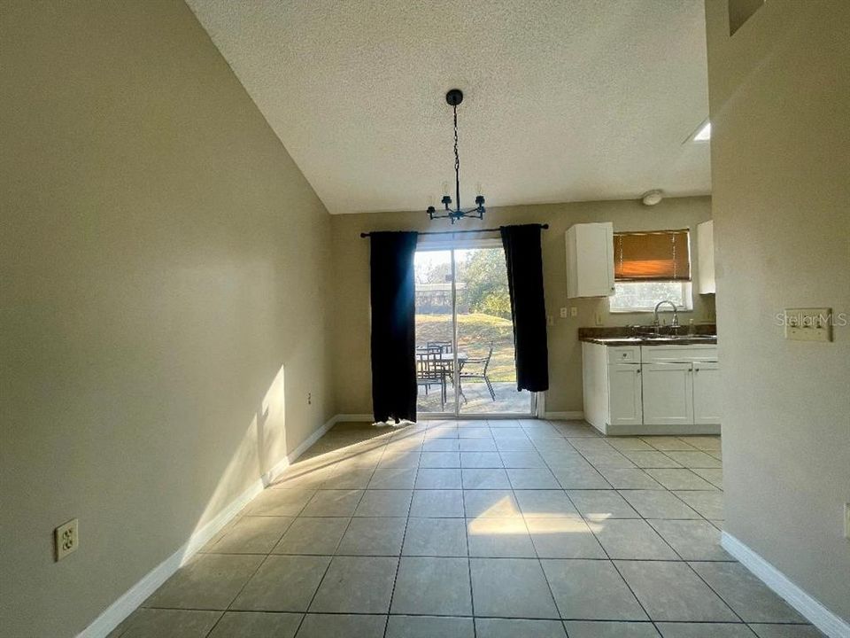 En Venta: $240,000 (2 camas, 2 baños, 1324 Pies cuadrados)