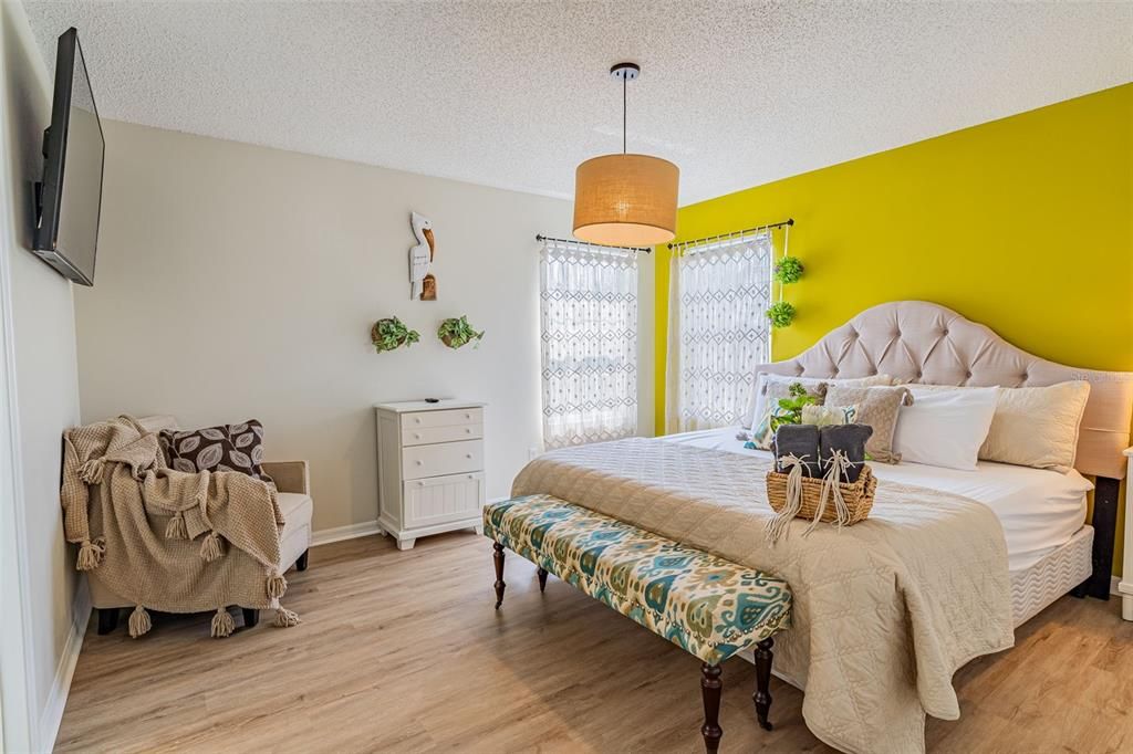 В аренду: $4,200 (7 спален, 4 ванн, 2834 Квадратных фут)