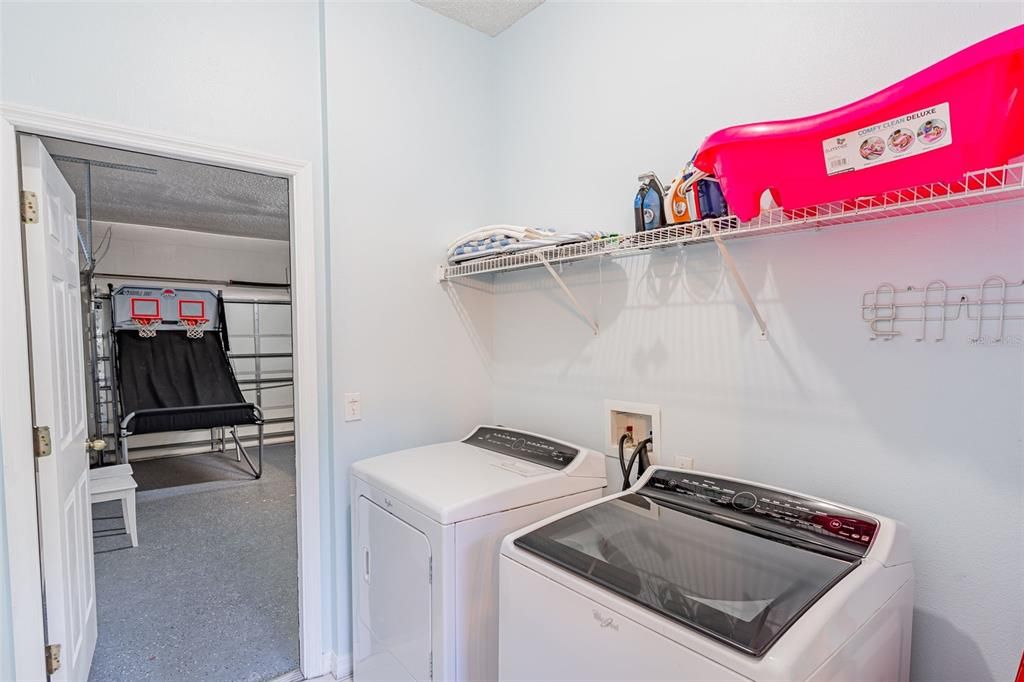 В аренду: $4,200 (7 спален, 4 ванн, 2834 Квадратных фут)