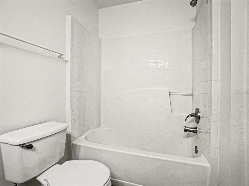 Active With Contract: $334,900 (3 beds, 2 baths, 1464 Square Feet)