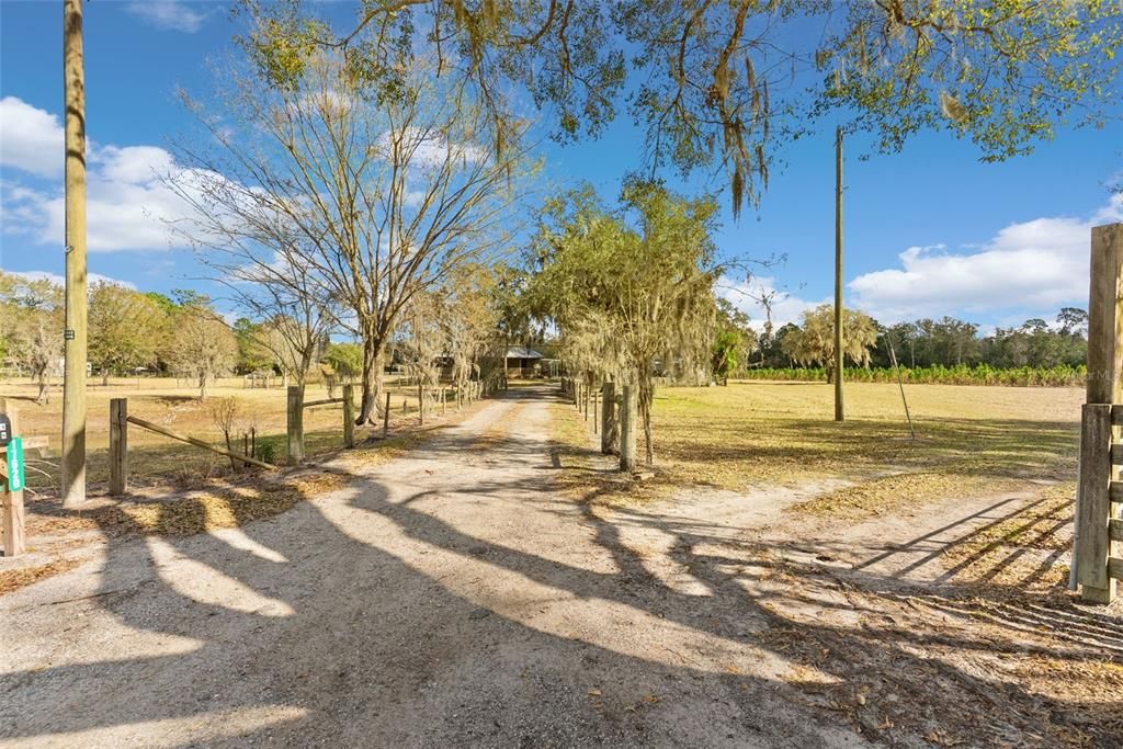 For Sale: $994,900 (3 beds, 2 baths, 1912 Square Feet)