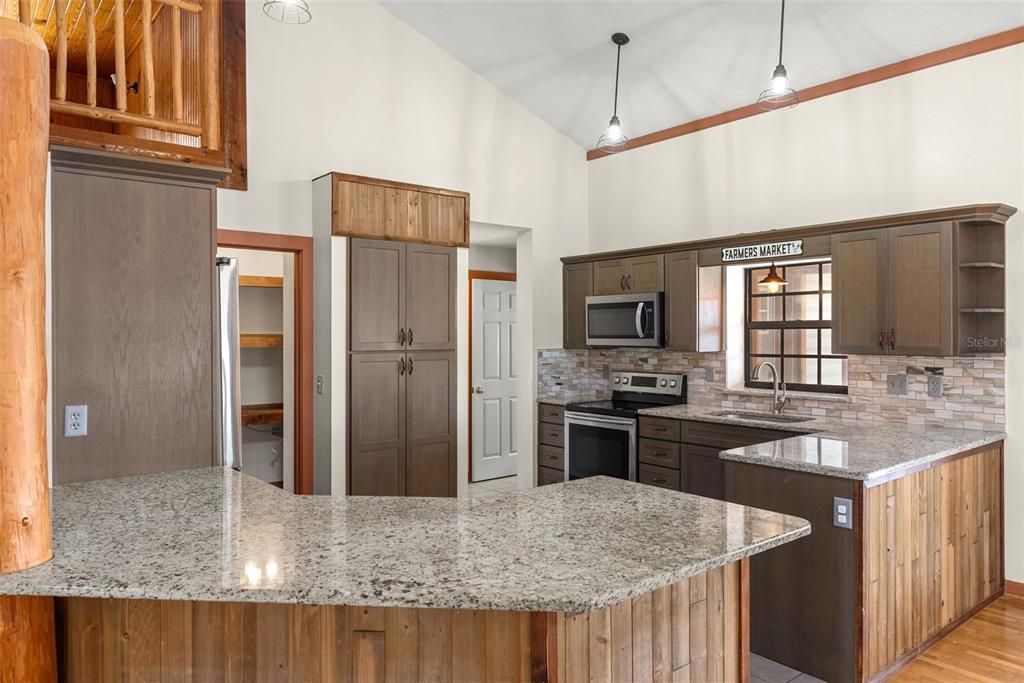 For Sale: $994,900 (3 beds, 2 baths, 1912 Square Feet)