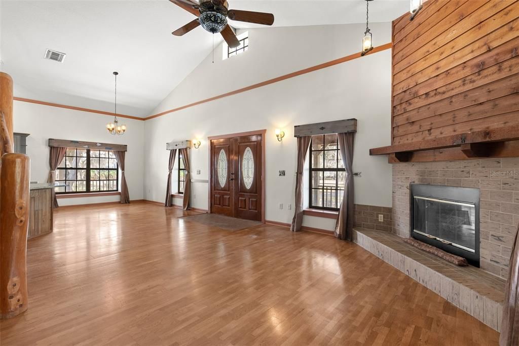 For Sale: $994,900 (3 beds, 2 baths, 1912 Square Feet)