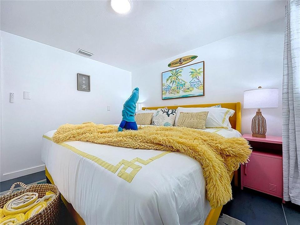 For Rent: $3,000 (2 beds, 2 baths, 735 Square Feet)