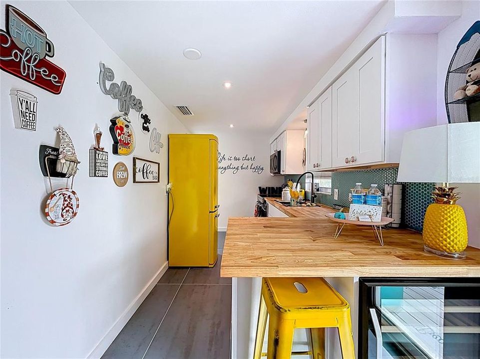 For Rent: $3,000 (2 beds, 2 baths, 735 Square Feet)