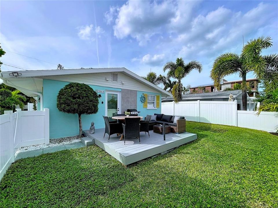 For Rent: $3,000 (2 beds, 2 baths, 735 Square Feet)