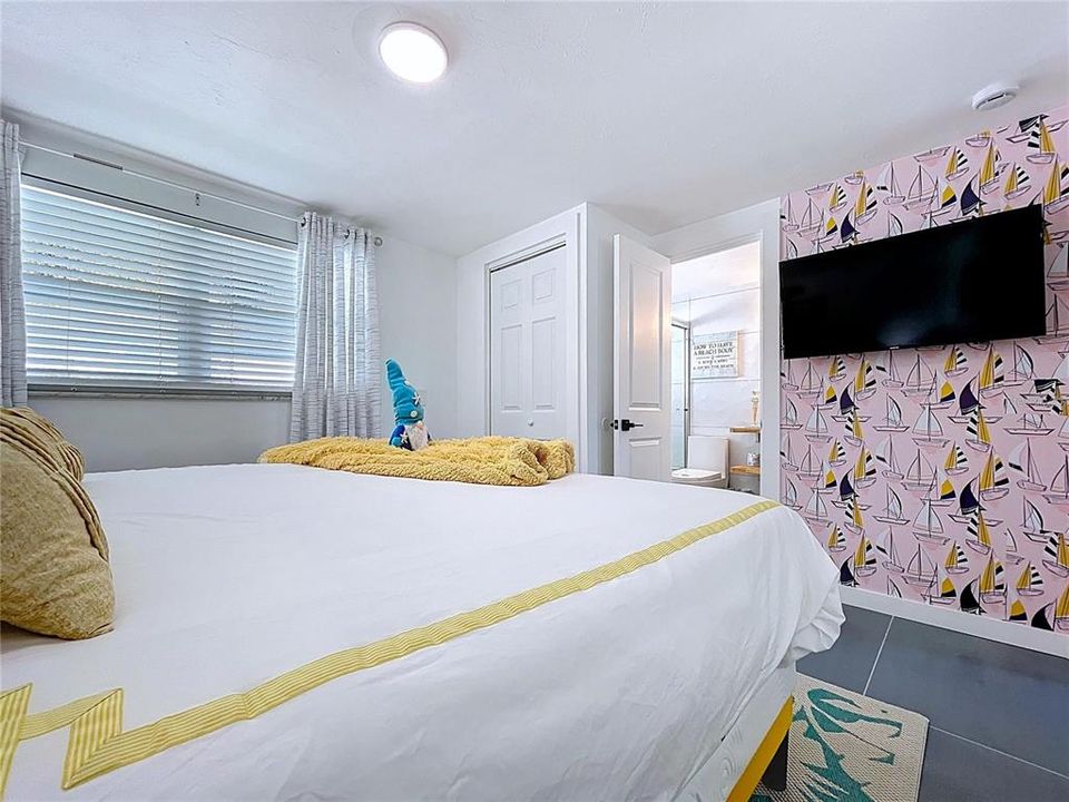 For Rent: $3,000 (2 beds, 2 baths, 735 Square Feet)