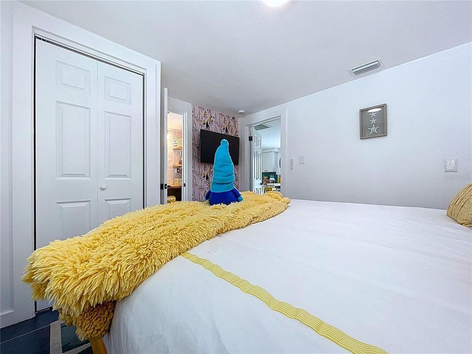 For Rent: $3,000 (2 beds, 2 baths, 735 Square Feet)