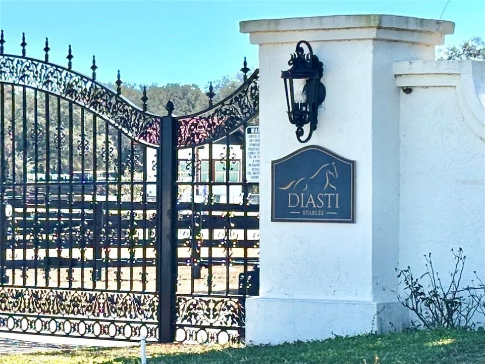 待售: $1,475,000 (5 贝兹, 2 浴室, 1400 平方英尺)