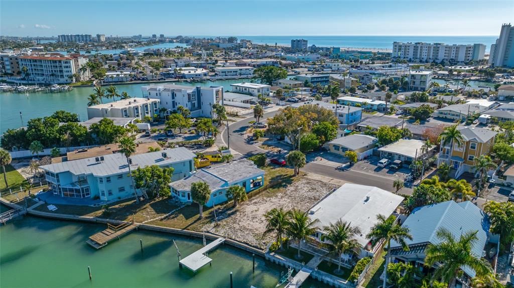 待售: $650,000 (0.10 acres)