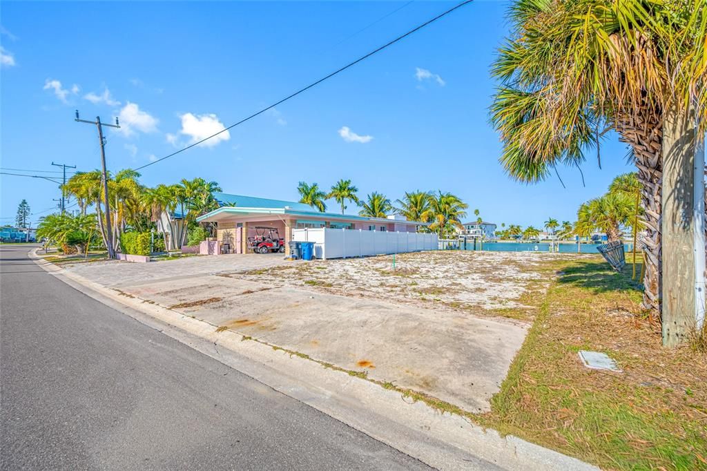 待售: $650,000 (0.10 acres)