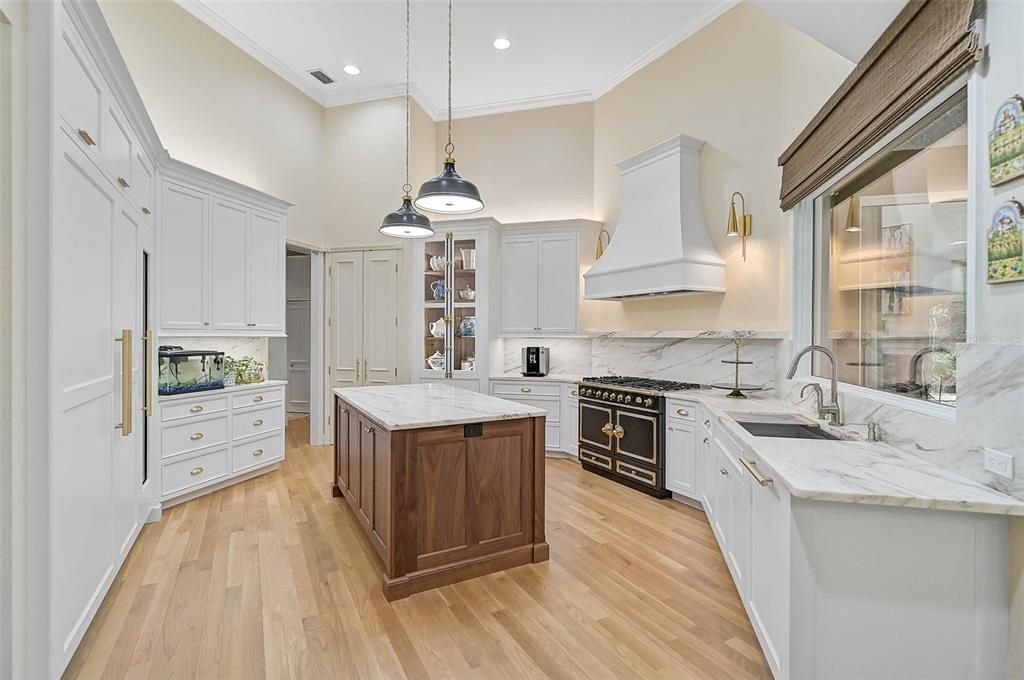 For Sale: $2,850,000 (4 beds, 4 baths, 4359 Square Feet)