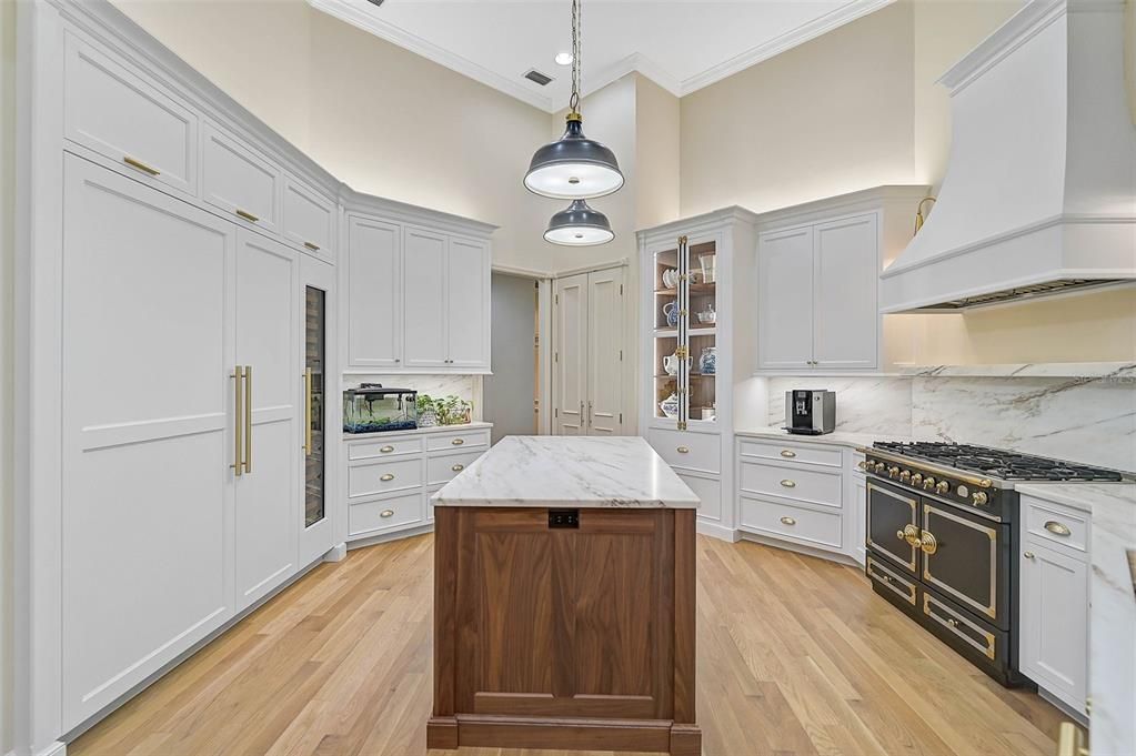 For Sale: $2,850,000 (4 beds, 4 baths, 4359 Square Feet)