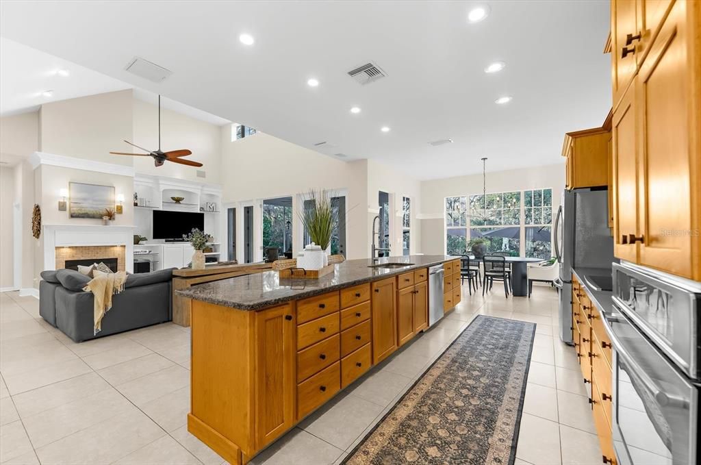 Activo con contrato: $1,225,000 (3 camas, 3 baños, 2800 Pies cuadrados)