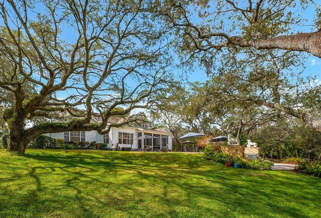 Activo con contrato: $1,225,000 (3 camas, 3 baños, 2800 Pies cuadrados)