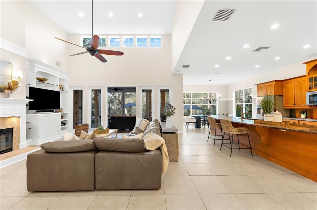 Activo con contrato: $1,225,000 (3 camas, 3 baños, 2800 Pies cuadrados)