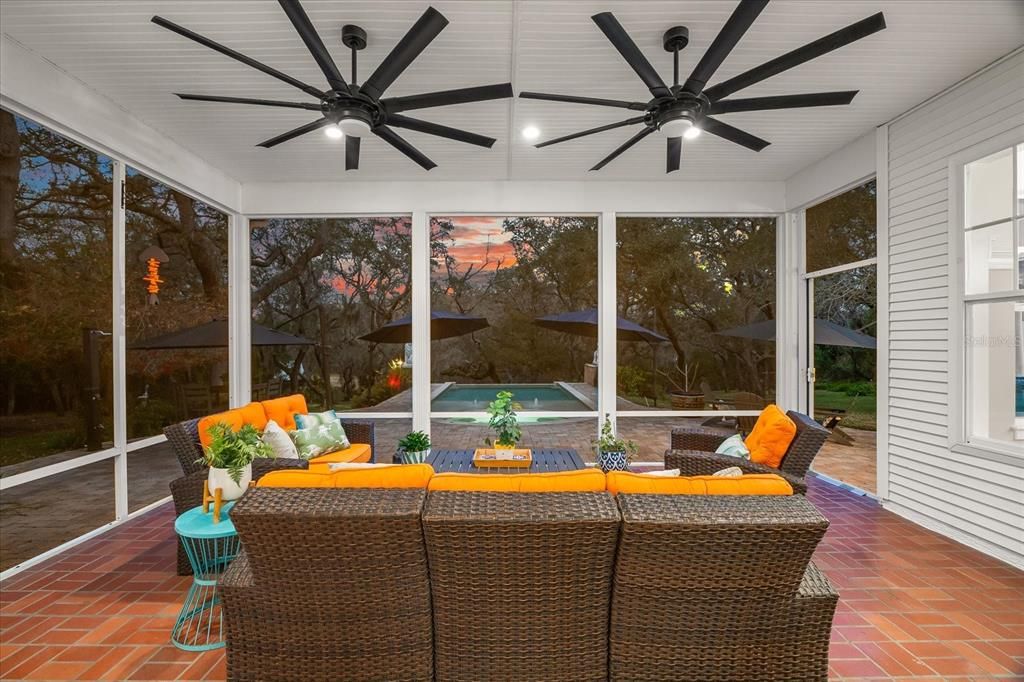 Activo con contrato: $1,225,000 (3 camas, 3 baños, 2800 Pies cuadrados)