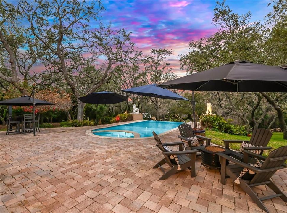 Activo con contrato: $1,225,000 (3 camas, 3 baños, 2800 Pies cuadrados)