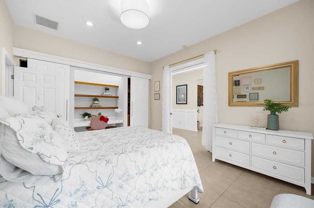 Activo con contrato: $1,225,000 (3 camas, 3 baños, 2800 Pies cuadrados)