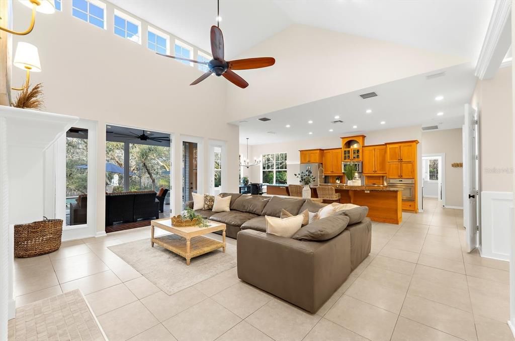 Activo con contrato: $1,225,000 (3 camas, 3 baños, 2800 Pies cuadrados)