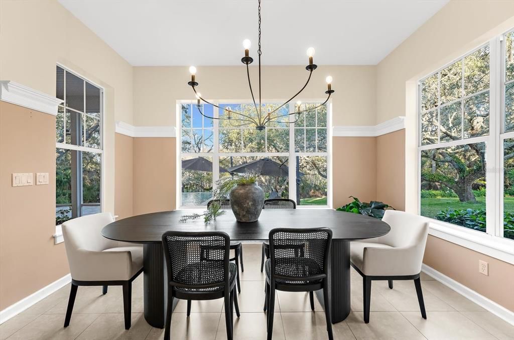 Activo con contrato: $1,225,000 (3 camas, 3 baños, 2800 Pies cuadrados)