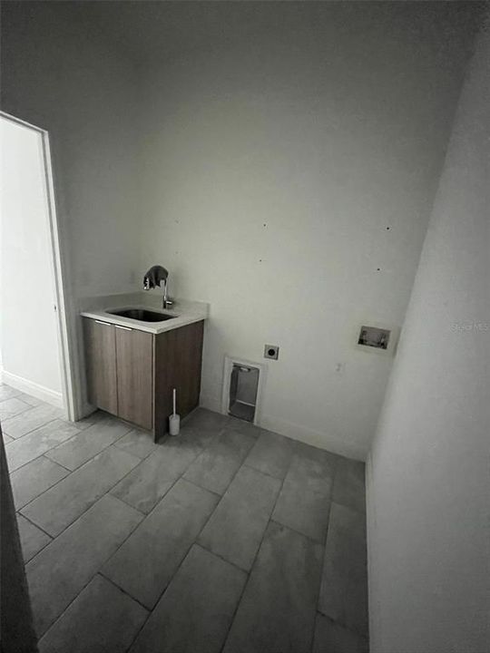 Active With Contract: $239,900 (3 beds, 2 baths, 1507 Square Feet)