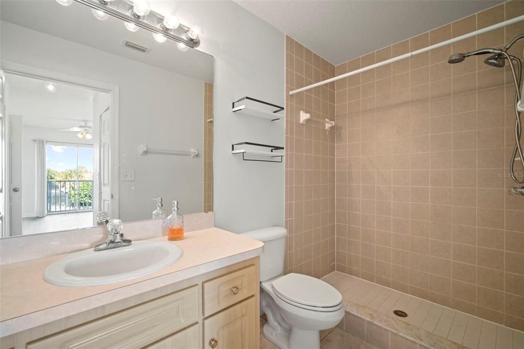 En Venta: $310,000 (2 camas, 2 baños, 1198 Pies cuadrados)