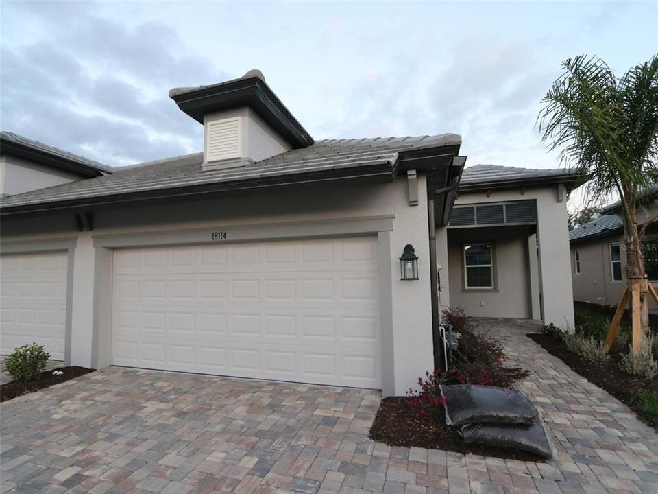 Recently Sold: $414,999 (3 beds, 2 baths, 1671 Square Feet)