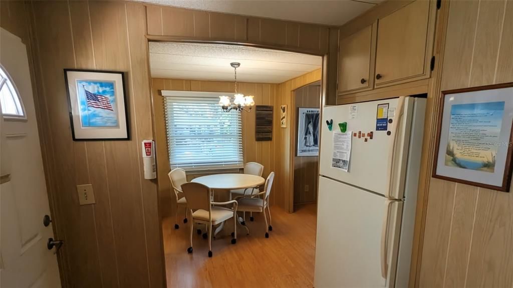 На продажу: $89,900 (2 спален, 2 ванн, 960 Квадратных фут)