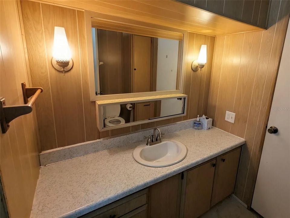 На продажу: $89,900 (2 спален, 2 ванн, 960 Квадратных фут)