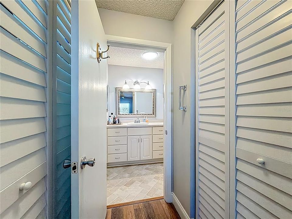 For Sale: $140,000 (2 beds, 2 baths, 1262 Square Feet)