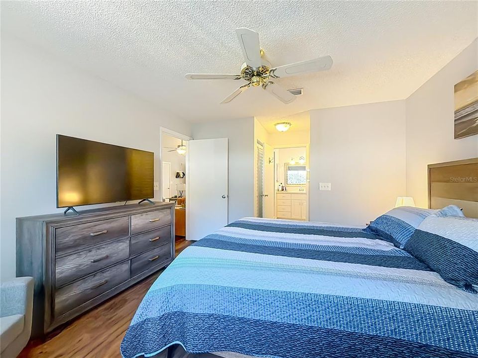 For Sale: $140,000 (2 beds, 2 baths, 1262 Square Feet)