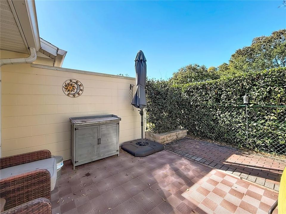 For Sale: $140,000 (2 beds, 2 baths, 1262 Square Feet)