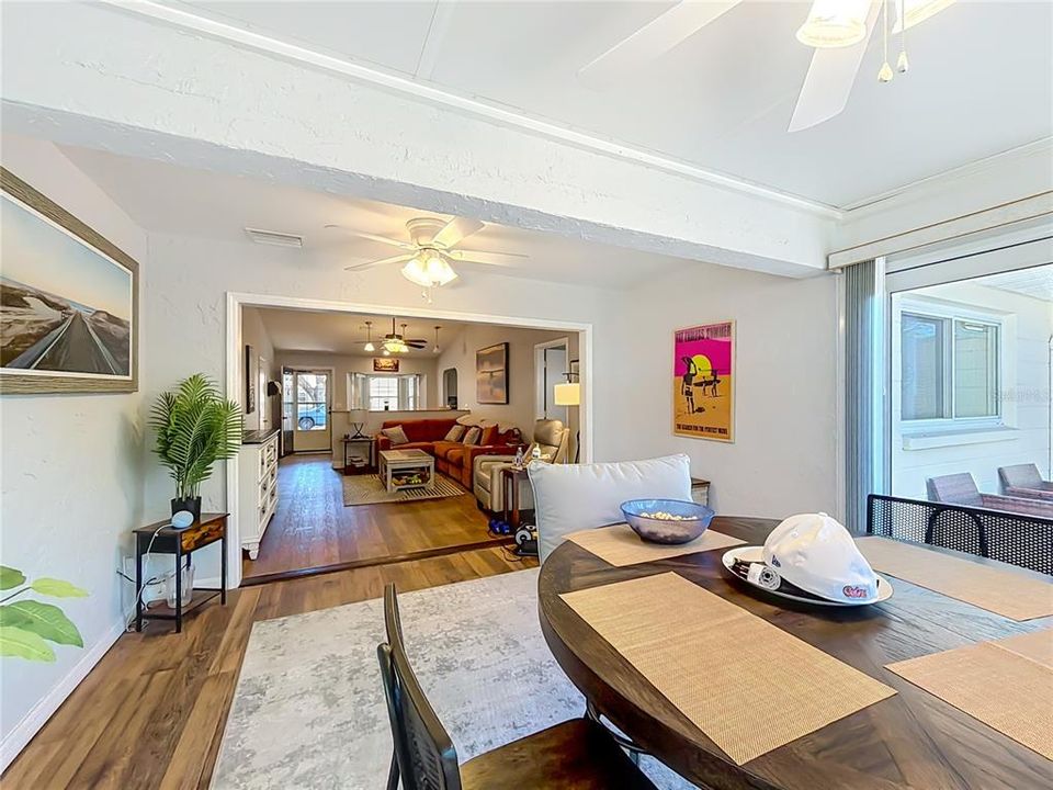 For Sale: $140,000 (2 beds, 2 baths, 1262 Square Feet)