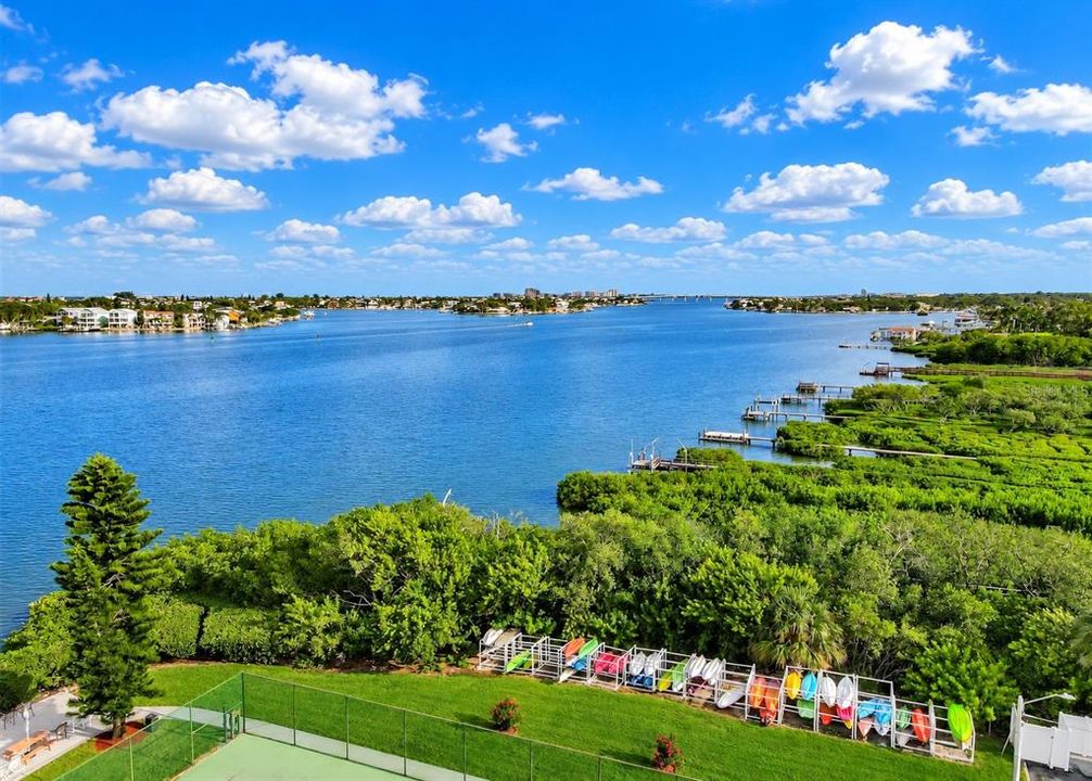 Active With Contract: $1,750 (1 beds, 1 baths, 747 Square Feet)