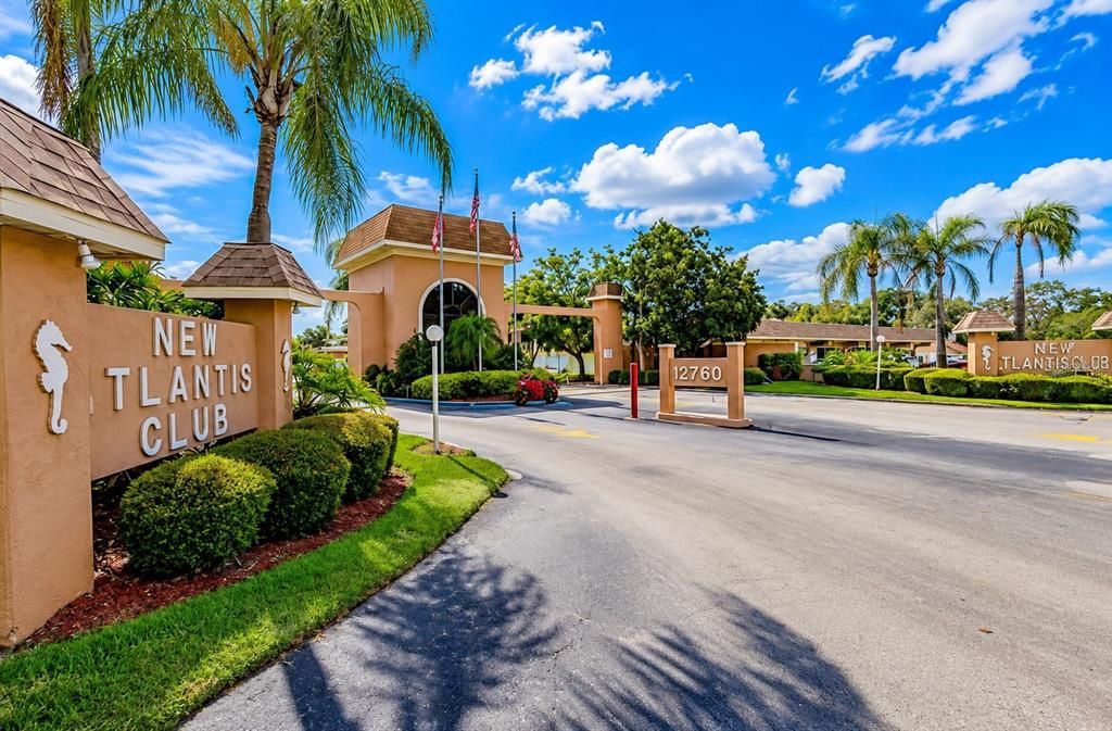 Active With Contract: $1,750 (1 beds, 1 baths, 747 Square Feet)
