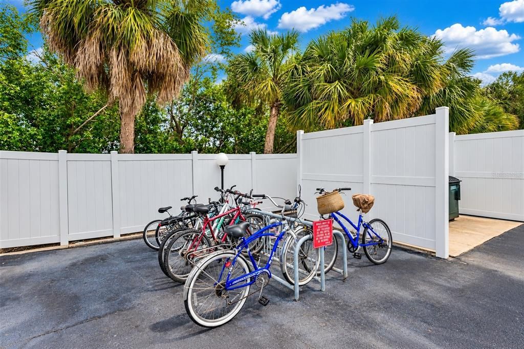 Active With Contract: $1,750 (1 beds, 1 baths, 747 Square Feet)