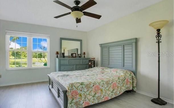For Sale: $269,900 (2 beds, 2 baths, 1335 Square Feet)