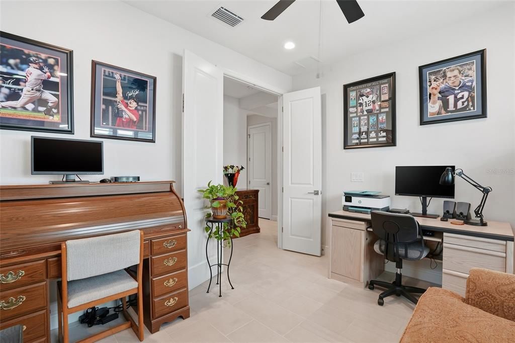 Active With Contract: $399,999 (2 beds, 2 baths, 1632 Square Feet)