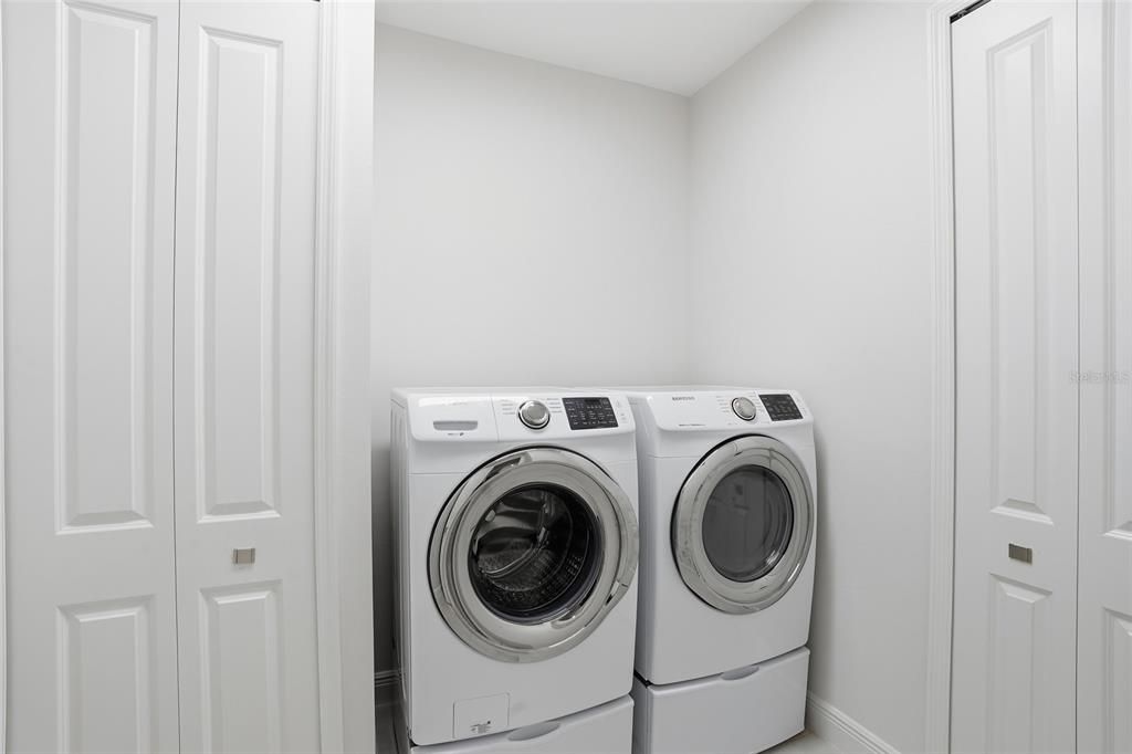 Active With Contract: $399,999 (2 beds, 2 baths, 1632 Square Feet)