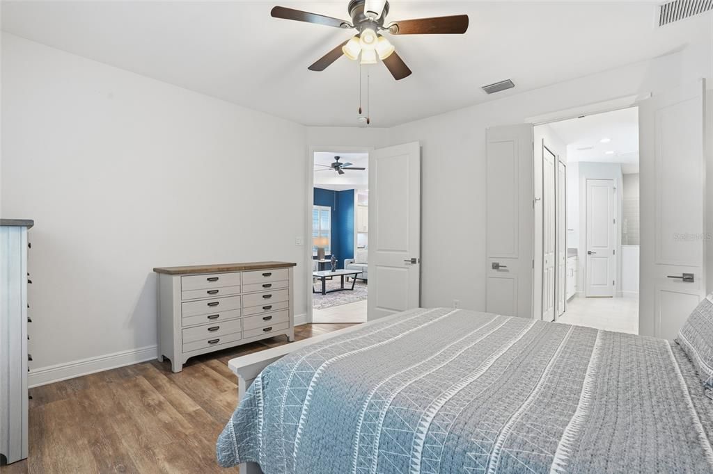 Active With Contract: $399,999 (2 beds, 2 baths, 1632 Square Feet)