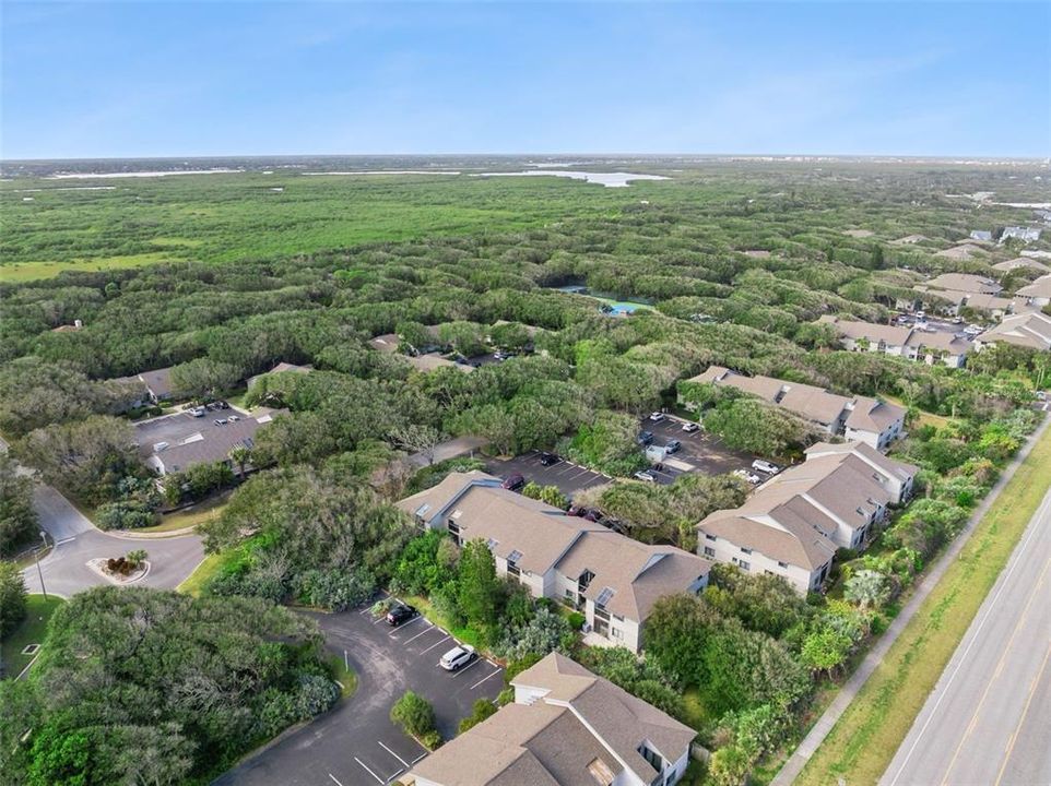 For Sale: $299,900 (1 beds, 1 baths, 891 Square Feet)