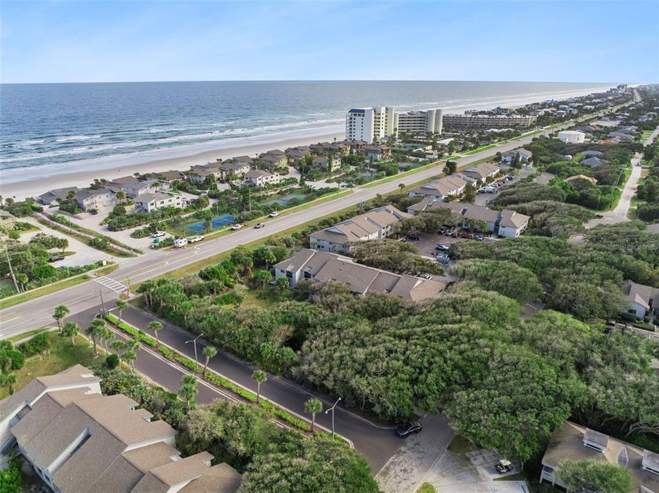 For Sale: $299,900 (1 beds, 1 baths, 891 Square Feet)