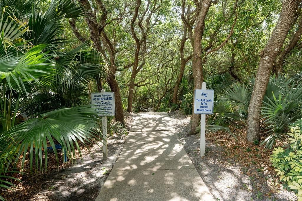 For Sale: $299,900 (1 beds, 1 baths, 891 Square Feet)