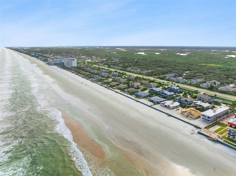 For Sale: $299,900 (1 beds, 1 baths, 891 Square Feet)