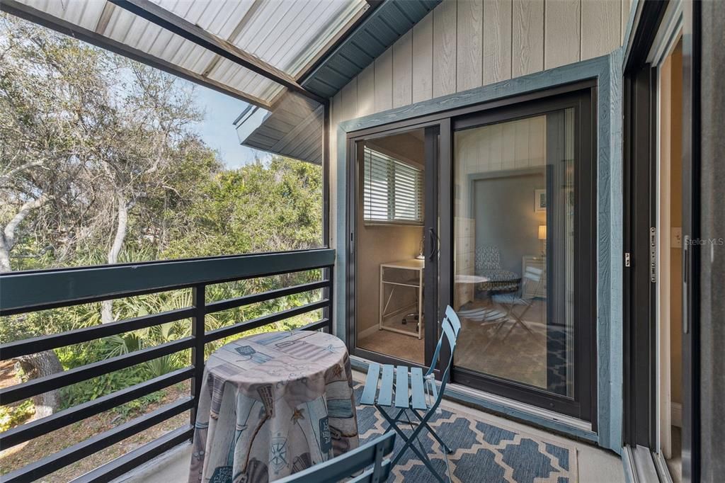 For Sale: $299,900 (1 beds, 1 baths, 891 Square Feet)